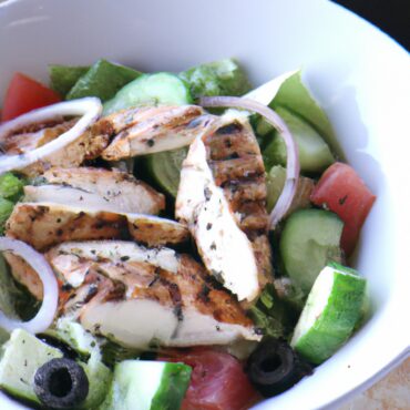 Greek Salad with Grilled Chicken: A Delicious Lunch Recipe