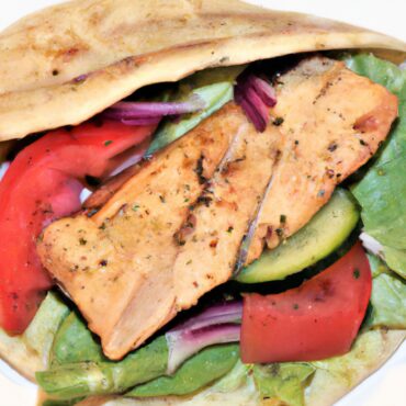 Killer Greek Lunch: Try This Delicious Greek-Style Chicken Pita Recipe Today!