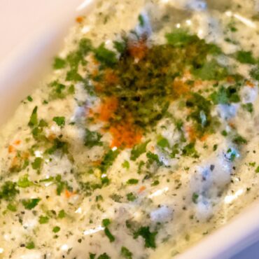 Savor the Flavors of Greece with this Tasty Tzatziki Appetizer Recipe