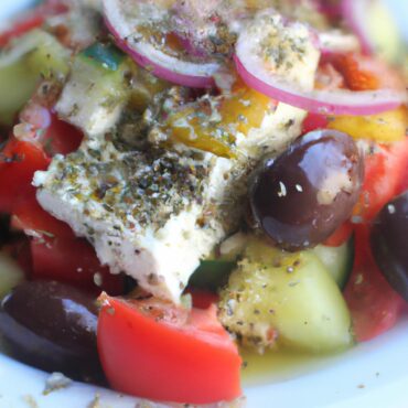 Delicious and Healthy: Try this Traditional Greek Salad for Lunch